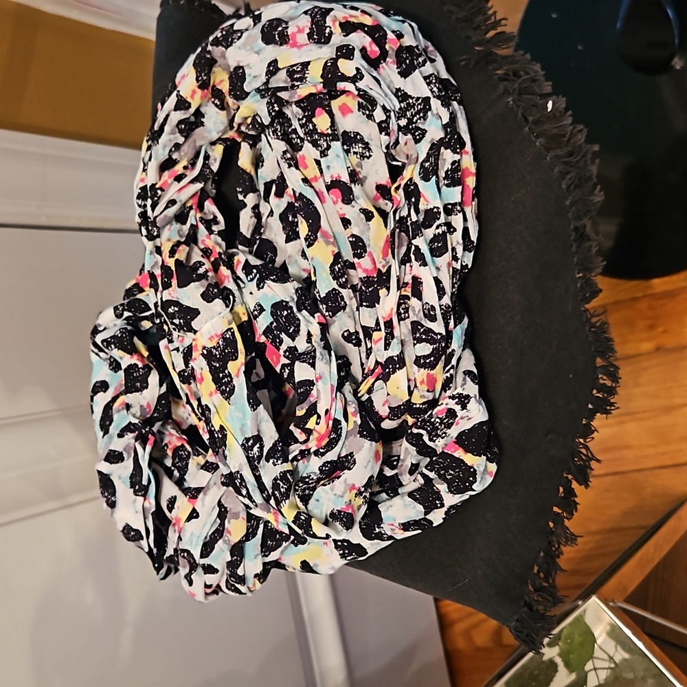 Infinity Scarf - Picture 3 of 4